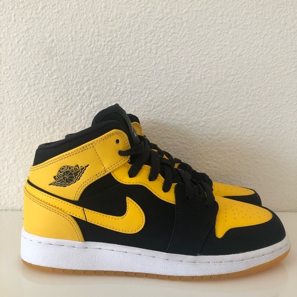 Air Jordan 1 Mid New Love 2017 - Picture 5 of 15